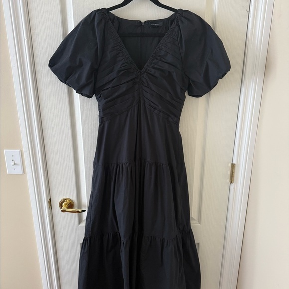 Club Monaco Dresses & Skirts - Club Monaco | Black Puff-Sleeve V-Neck Midi Dress Size 6